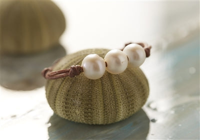 FWB 3 Pearl without Knots Bracelet-White